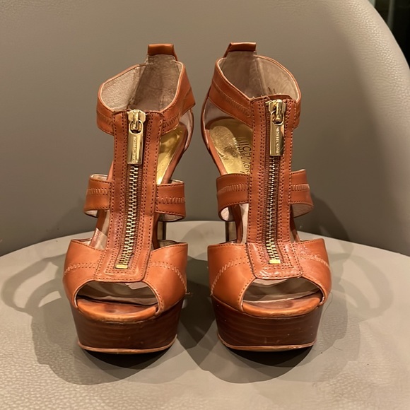 Michael Kors Sexy Platform Open Toe Heel Shoes with Zipper Hardware Accent - Picture 2 of 11